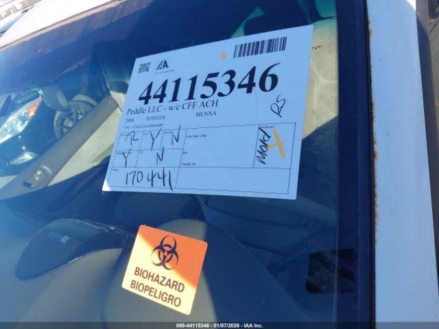 Toyota Sienna Le Image 2