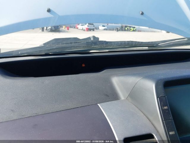 Toyota Prius Image 11