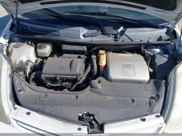 Toyota Prius Image 8