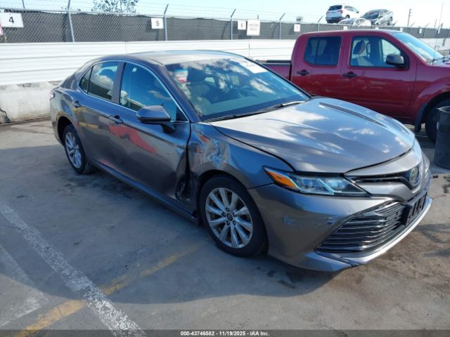 Toyota Camry Le Image 1