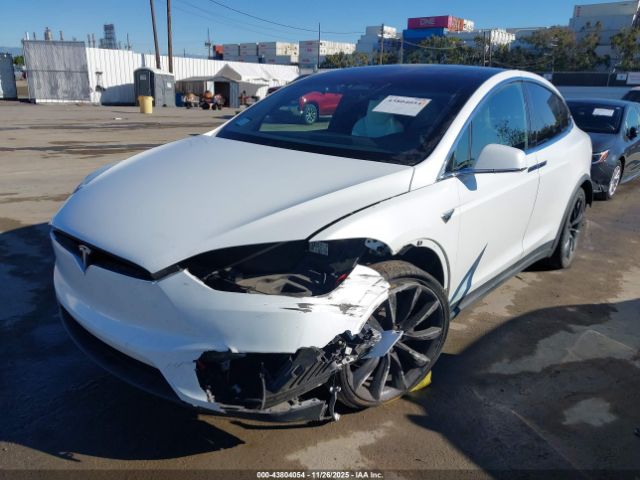 Tesla Model X Image 10