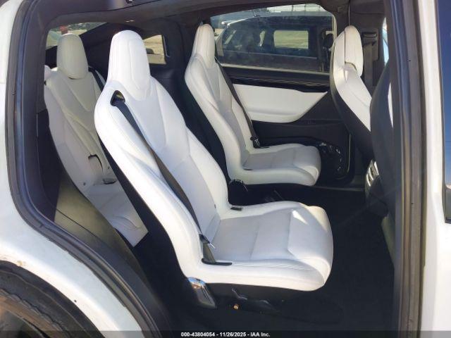Tesla Model X Image 9