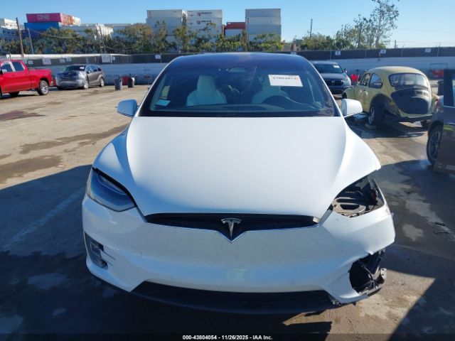 Tesla Model X Image 18