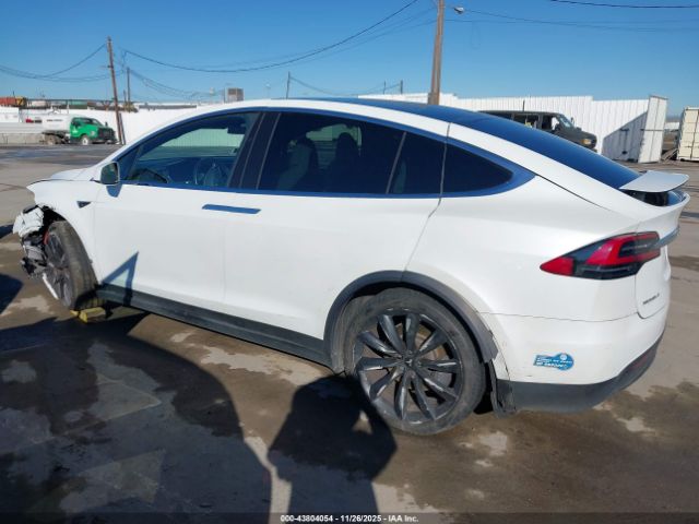 Tesla Model X Image 16