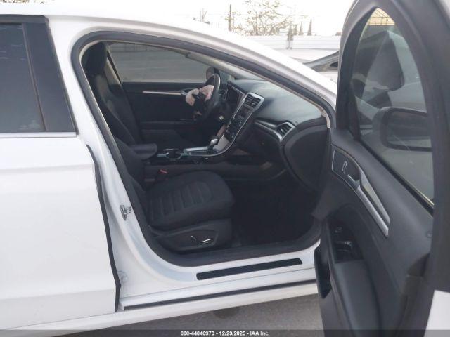 Ford Fusion Se Image 4