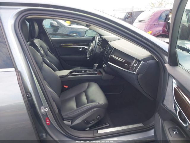 Volvo S90 T5 Momentum Image 4