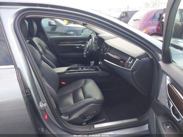 Volvo S90 T5 Momentum Image 4