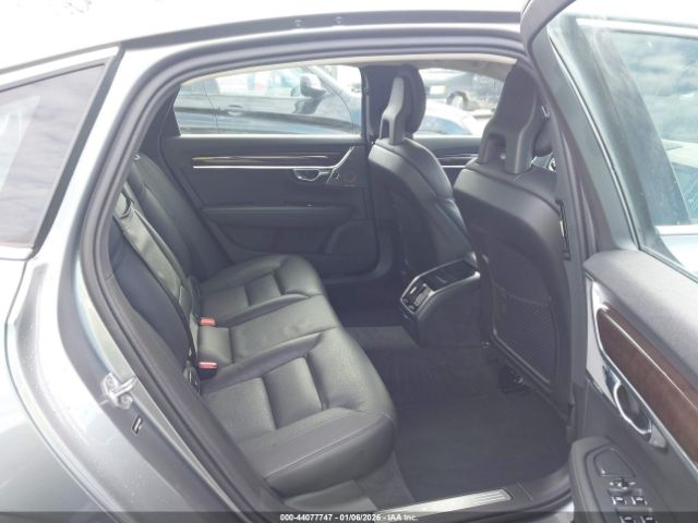 Volvo S90 T5 Momentum Image 14