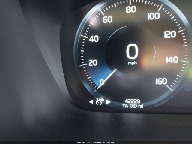 Volvo S90 T5 Momentum Image 2