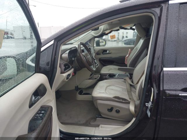 Chrysler Pacifica Touring-l Plus Image 9