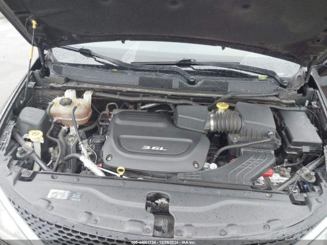 Chrysler Pacifica Touring-l Plus Image 11