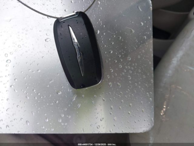 Chrysler Pacifica Touring-l Plus Image 10