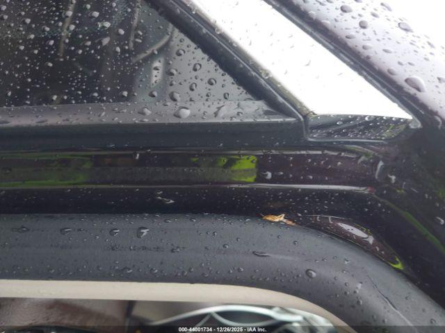 Chrysler Pacifica Touring-l Plus Image 8