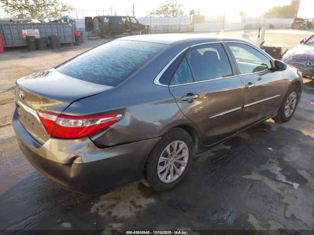 Toyota Camry Le Image 20