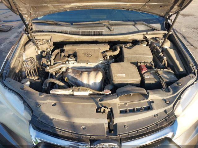 Toyota Camry Le Image 9