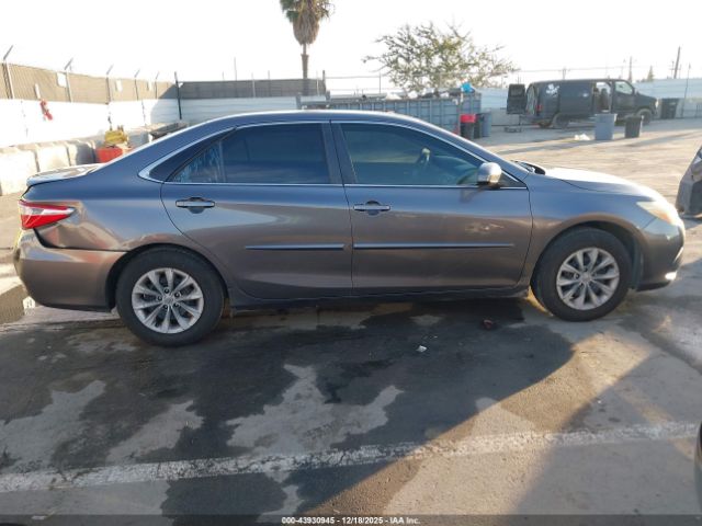 Toyota Camry Le Image 15