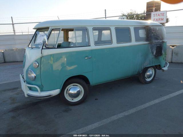 Volkswagen Bus Image 13