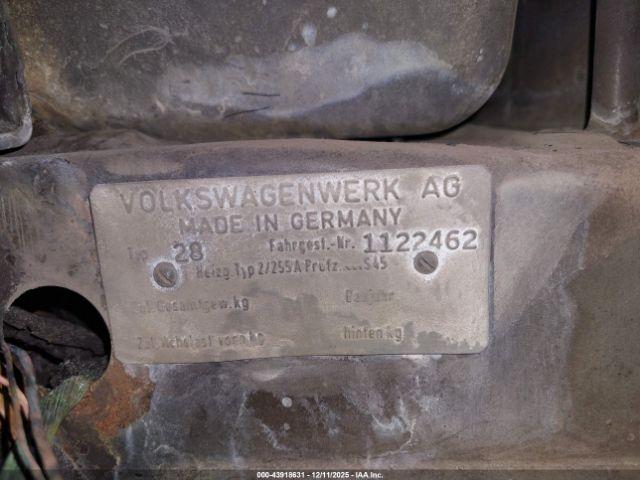 Volkswagen Bus Image 2