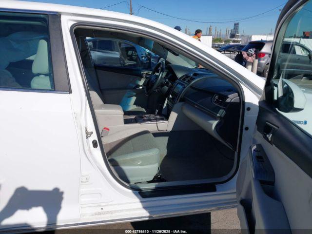 Toyota Camry Xle Image 3