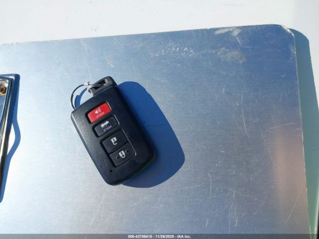 Toyota Camry Xle Image 9