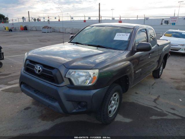 Toyota Tacoma Image 2