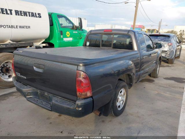 Toyota Tacoma Image 13