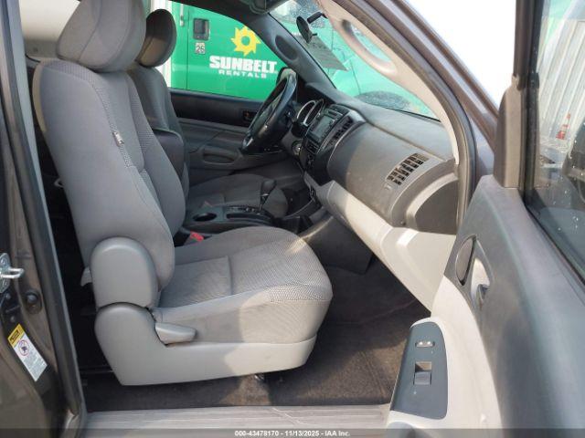 Toyota Tacoma Image 10