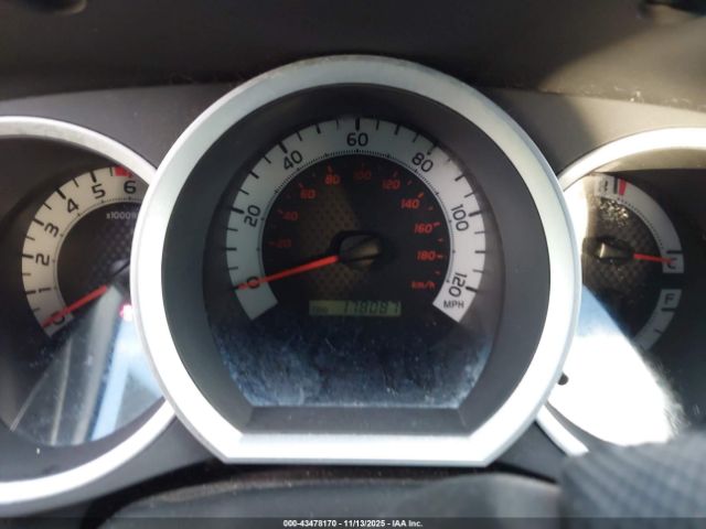 Toyota Tacoma Image 9