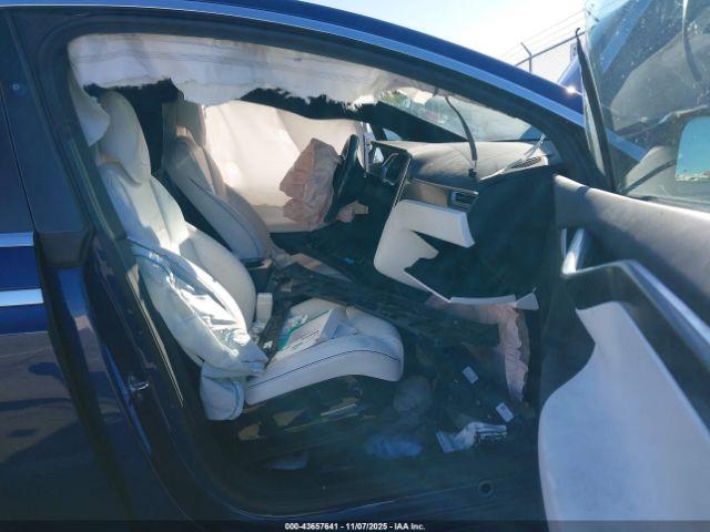 Tesla Model X Image 6