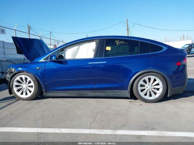 Tesla Model X Image 12