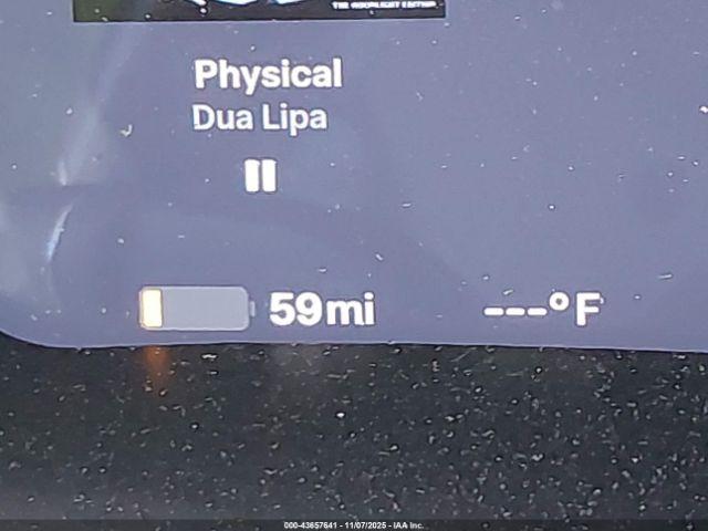 Tesla Model X Image 13