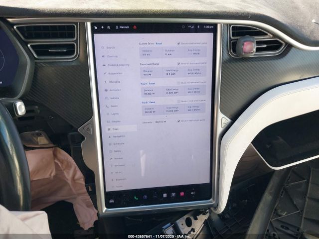 Tesla Model X Image 14