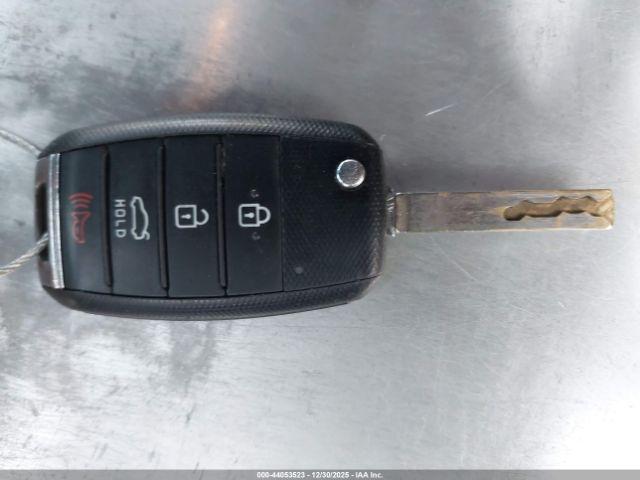 Kia Optima Lx Image 9