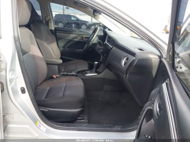 Toyota Corolla Le Image 4