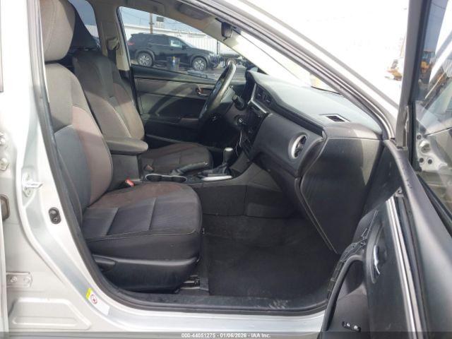 Toyota Corolla Le Image 4