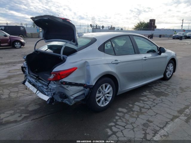 Toyota Camry Le Image 2