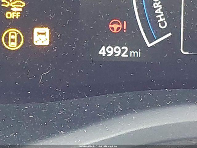 Toyota Camry Le Image 7