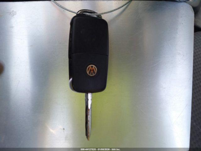 Volkswagen Jetta S Image 3