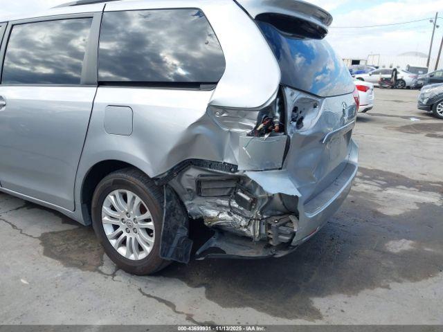 Toyota Sienna Xle 8 Passenger Image 6