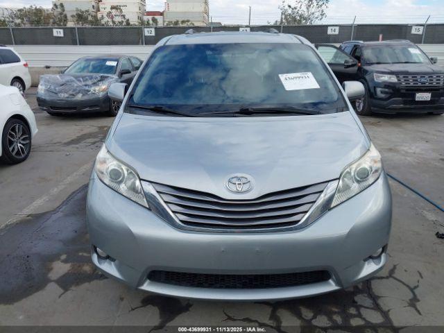 Toyota Sienna Xle 8 Passenger Image 11