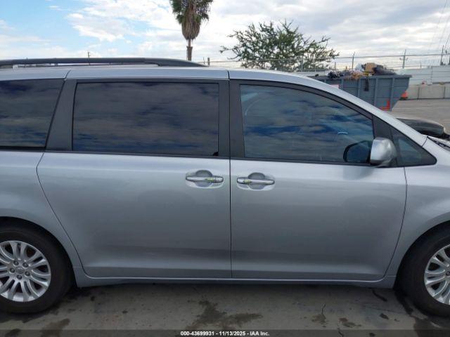Toyota Sienna Xle 8 Passenger Image 9