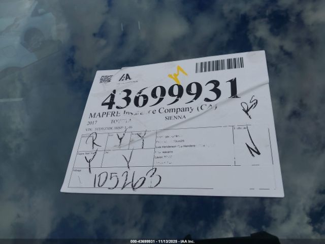 Toyota Sienna Xle 8 Passenger Image 16